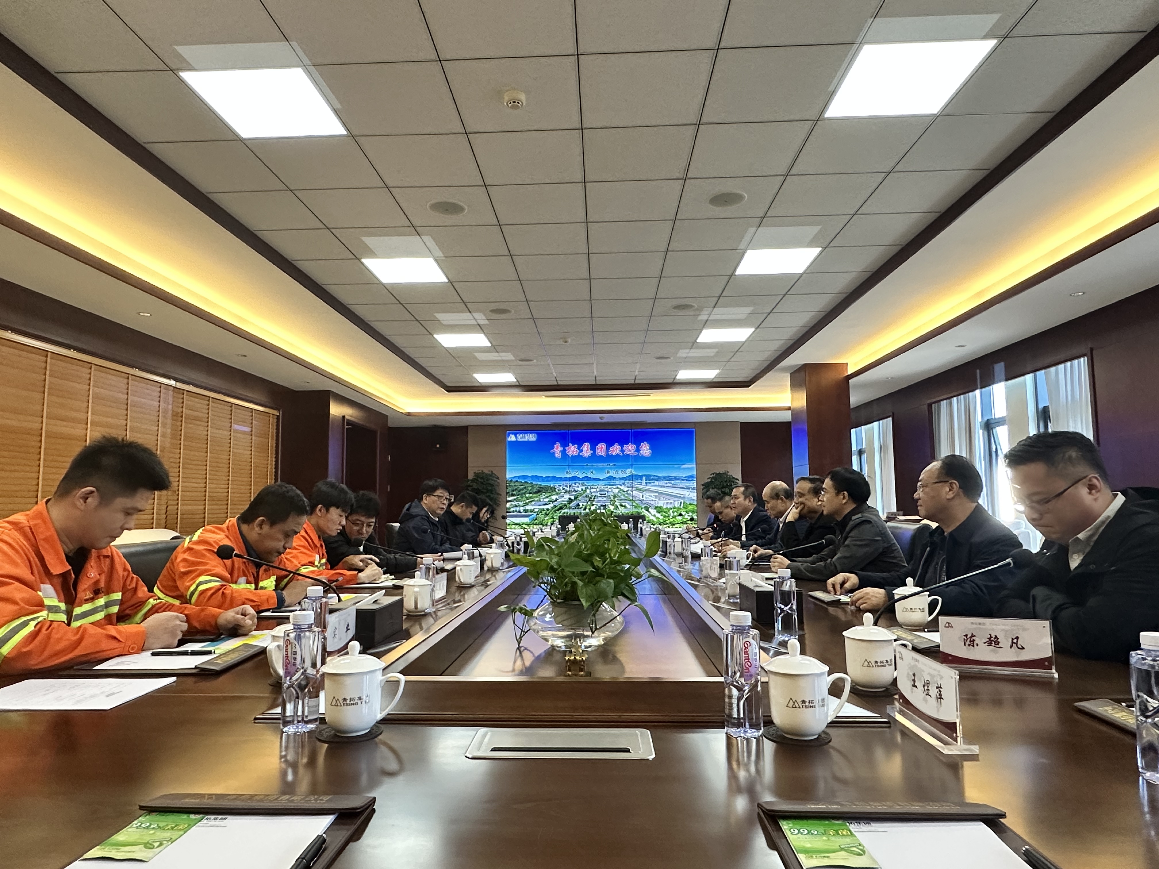 �½�(�й���)���޹�˾����