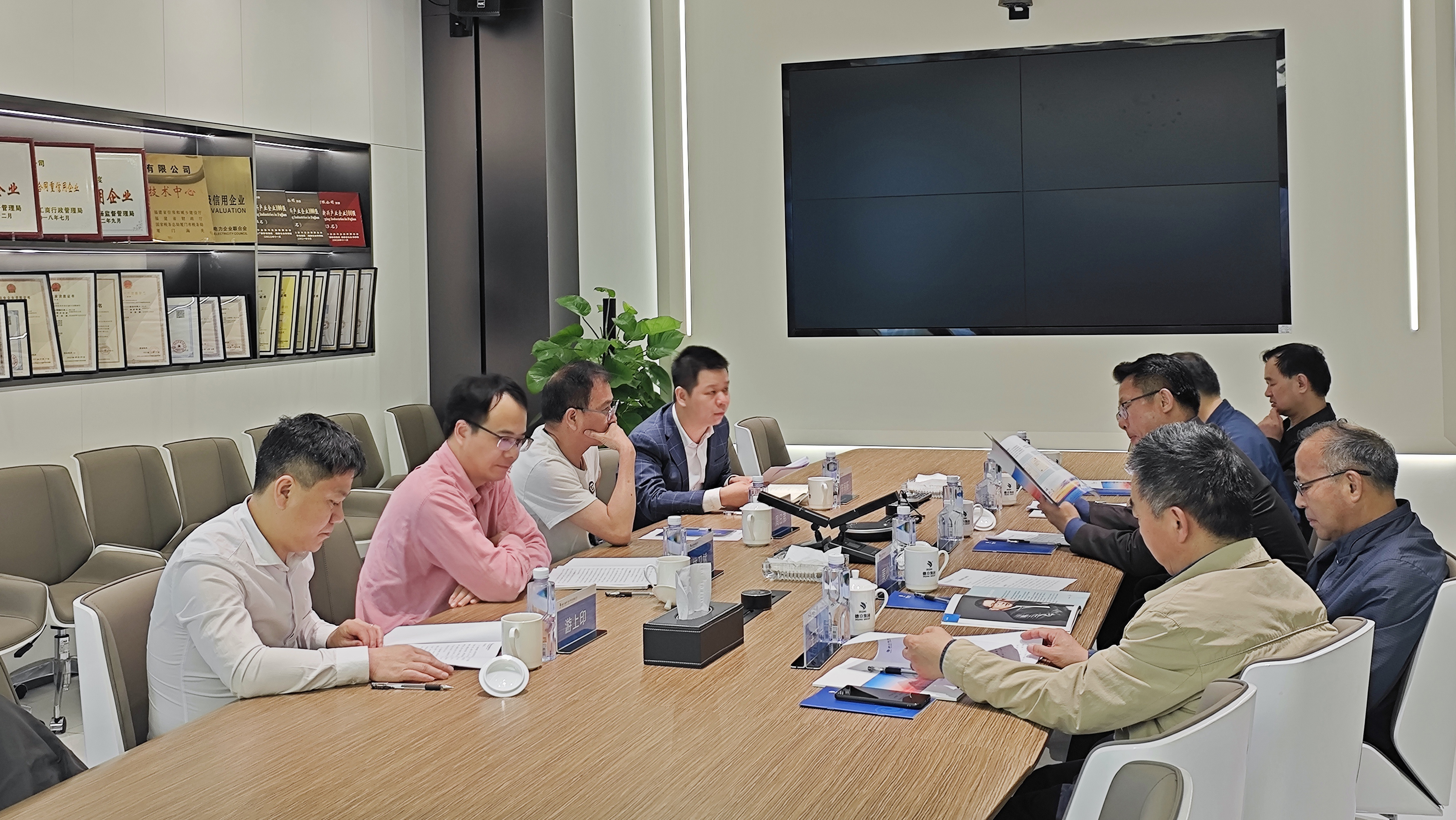 �½�(�й���)���޹�˾����