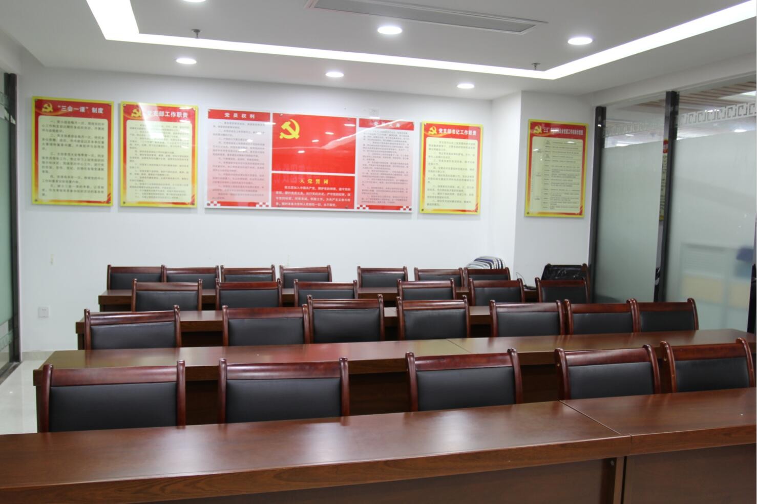 �½�(�й���)���޹�˾����